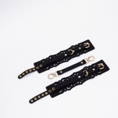 Черный кожаные оковы с узорами и золотистой фурнитурой - Crazy Handmade - купить с доставкой в Арзамасе Черный кожаные оковы с узорами и золотистой фурнитурой - Crazy Handmade - купить с доставкой в Арзамасе